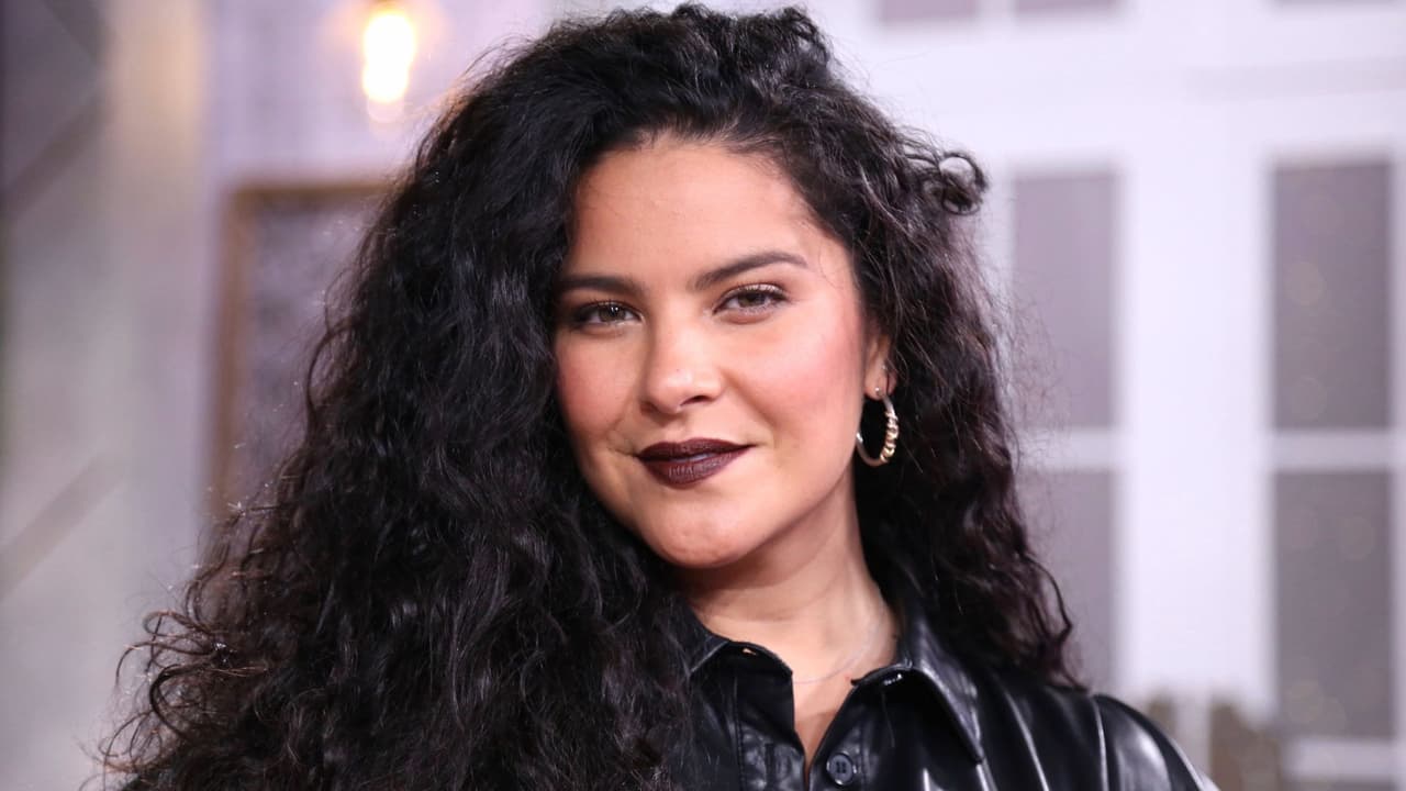 Litzy, devastada, anuncia la muerte de su gran amigo 'Coque' y lo despide con un desgarrador mensaje: "Vuela alto, ya eres libre"