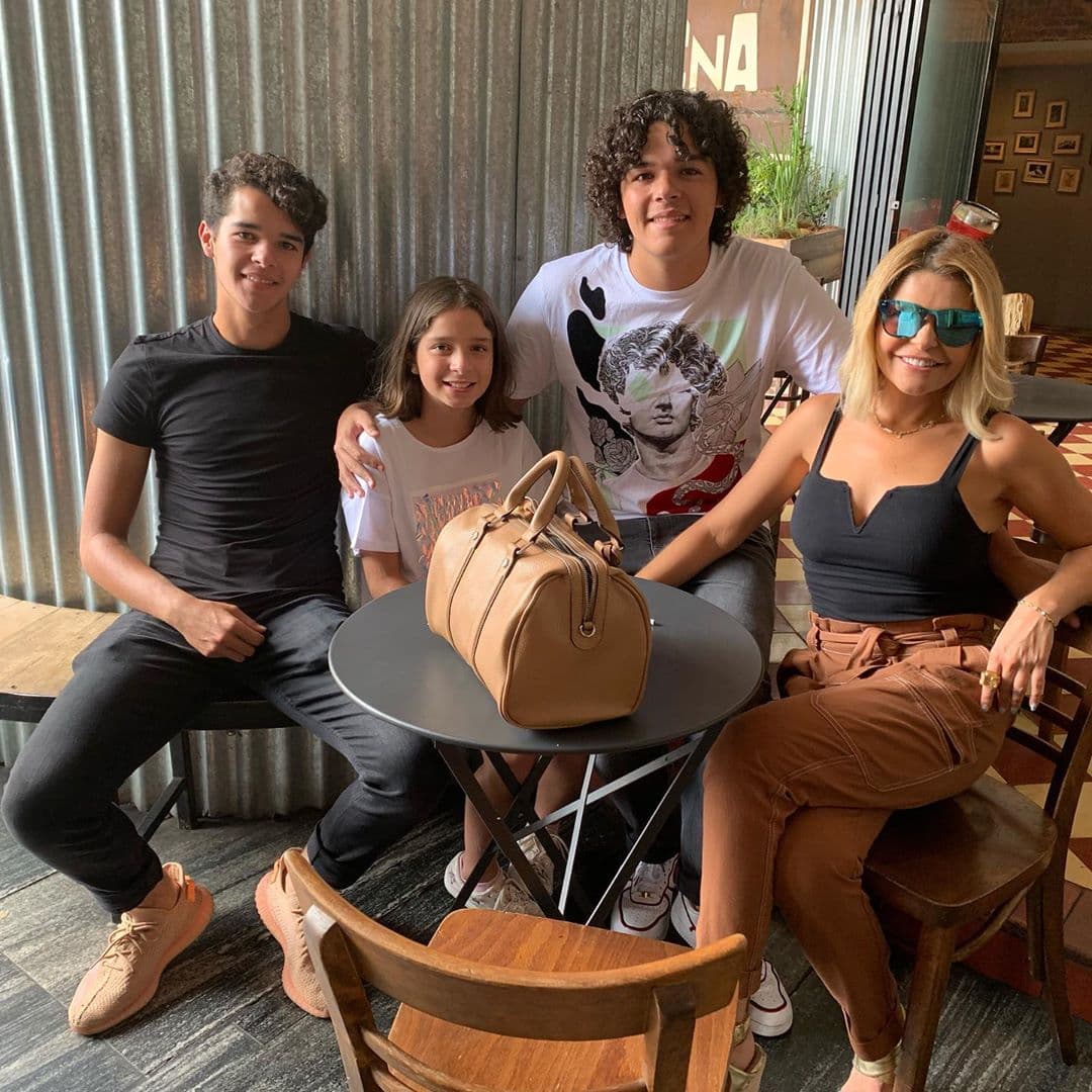 Itatí Cantoral publica foto junto a sus hijos y afirman: ‘Qué hermosos’