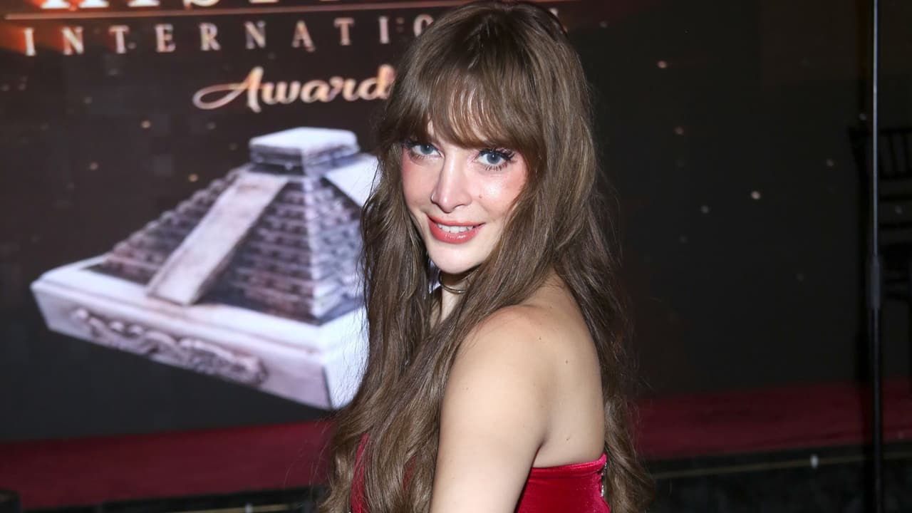 ¿Imelda Tuñón estrena galán? La viuda de Julián Figueroa es captada en apasionado beso con misterioso hombre