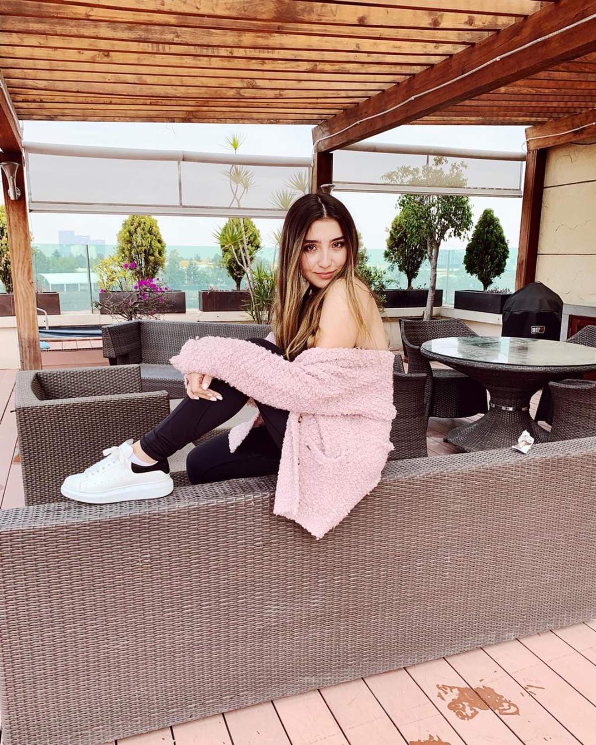 Valentina es la hija menor del cantante y sin duda alguna causa revuelo por su belleza. En su perfil de Instagram, la adolescente afirma que es músico.