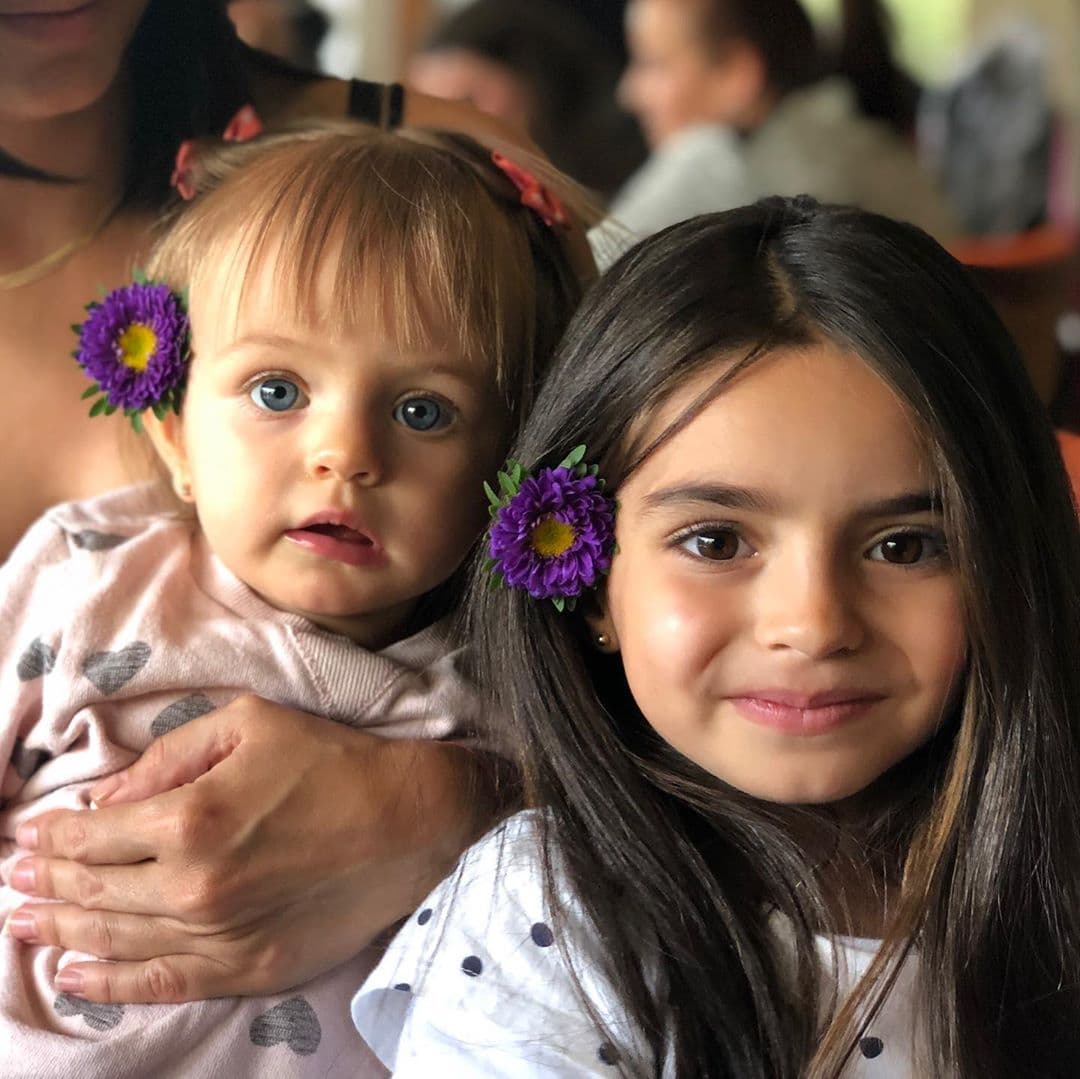 Con tierna foto, Aislinn Derbez presume encuentro entre Kailani y Aitana en plena cuarentena