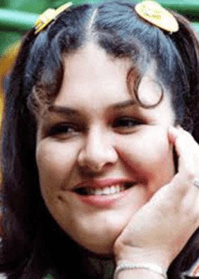 De acuerdo con el sitio IMDb, Acosta comenzó su carrera actoral en 1993 en la serie de televisión 'Sálvese quien pueda'. Posteriormente, formó parte de las telenovelas 'Agujetas de color de rosa', 'Amor Gitana' y 'Luz Clarita'.