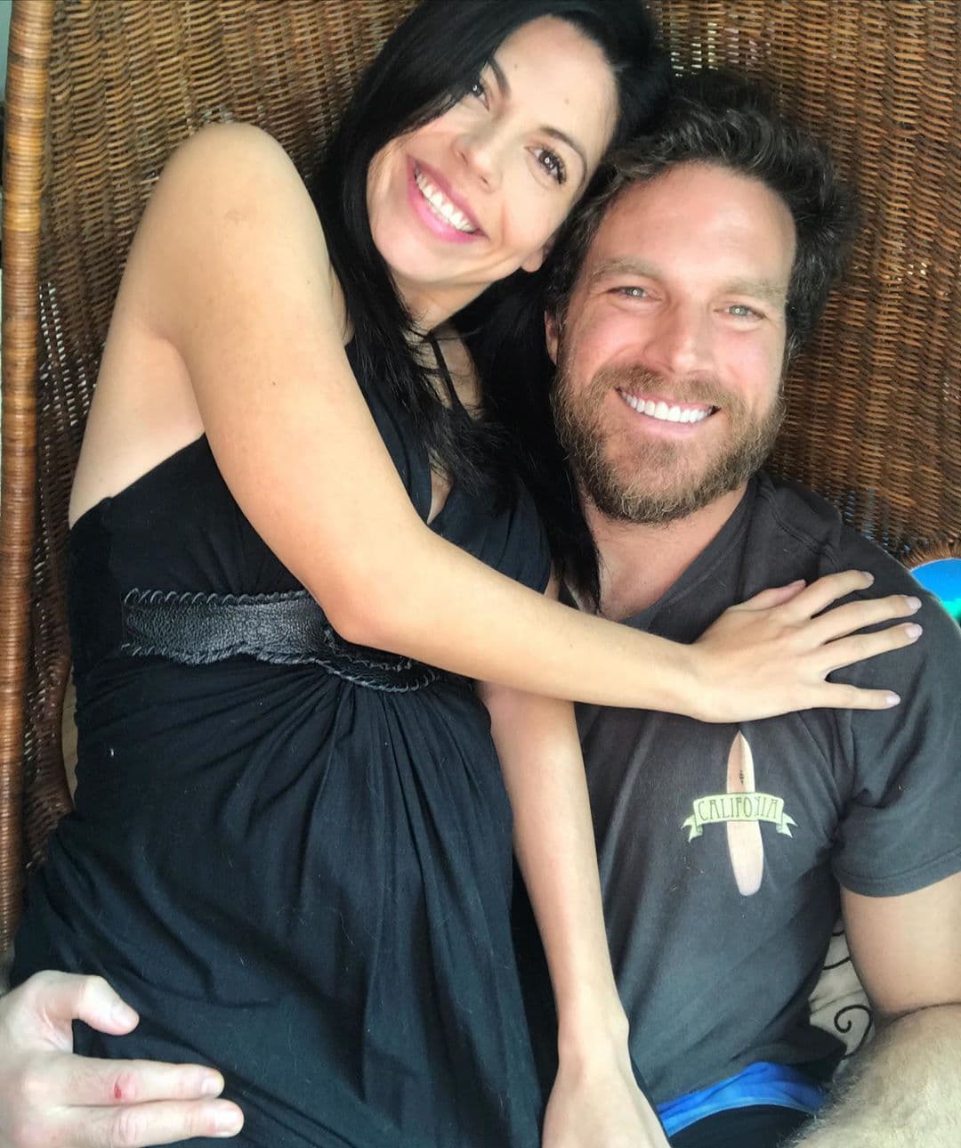 África Zavala celebra su cumpleaños embarazada y con romántico mensaje de su novio León Peraza