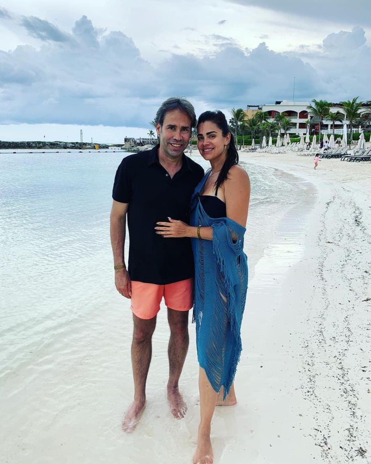 Luz Elena González, quien da vida a ‘Chole’, sostiene un sólido matrimonio con Bernando Martínez desde 2009. Fruto de su relación procreó a sus hijos Santiago y María José.