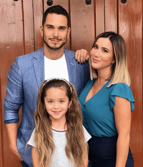 La también actriz y Adrián Rubio han estado juntos desde 2005 y de acuerdo con Rubio, quien en 2018 fue invitado a un programa de espectáculos, reveló que la comunicación es clave para tener una exitosa relación de pareja.