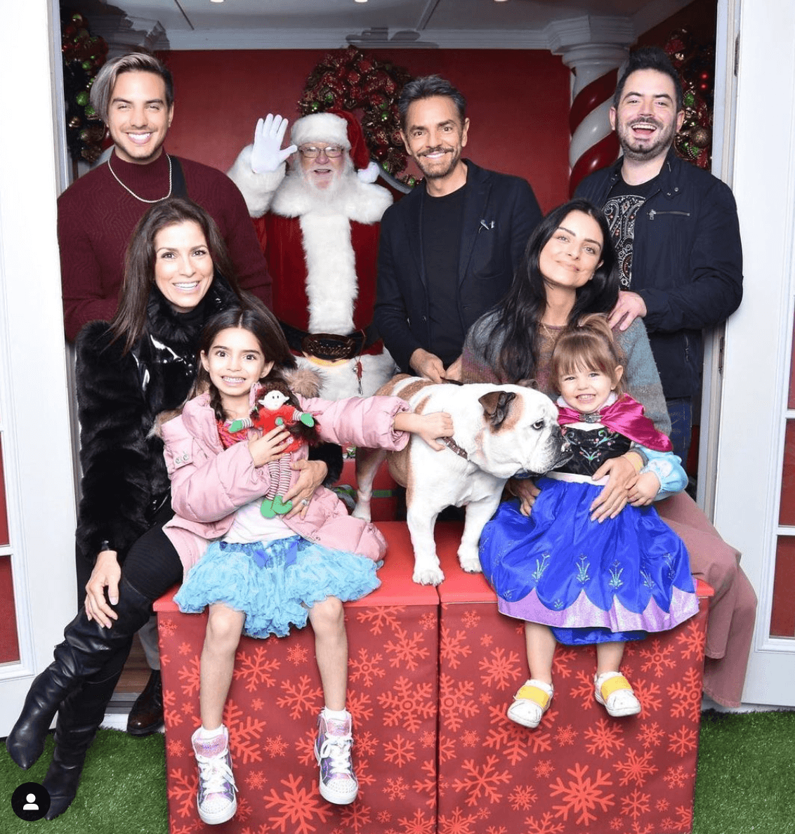 Aislinn Derbez conmueve con carta a la familia Derbez: “No sé qué hubiera hecho sin ellos”