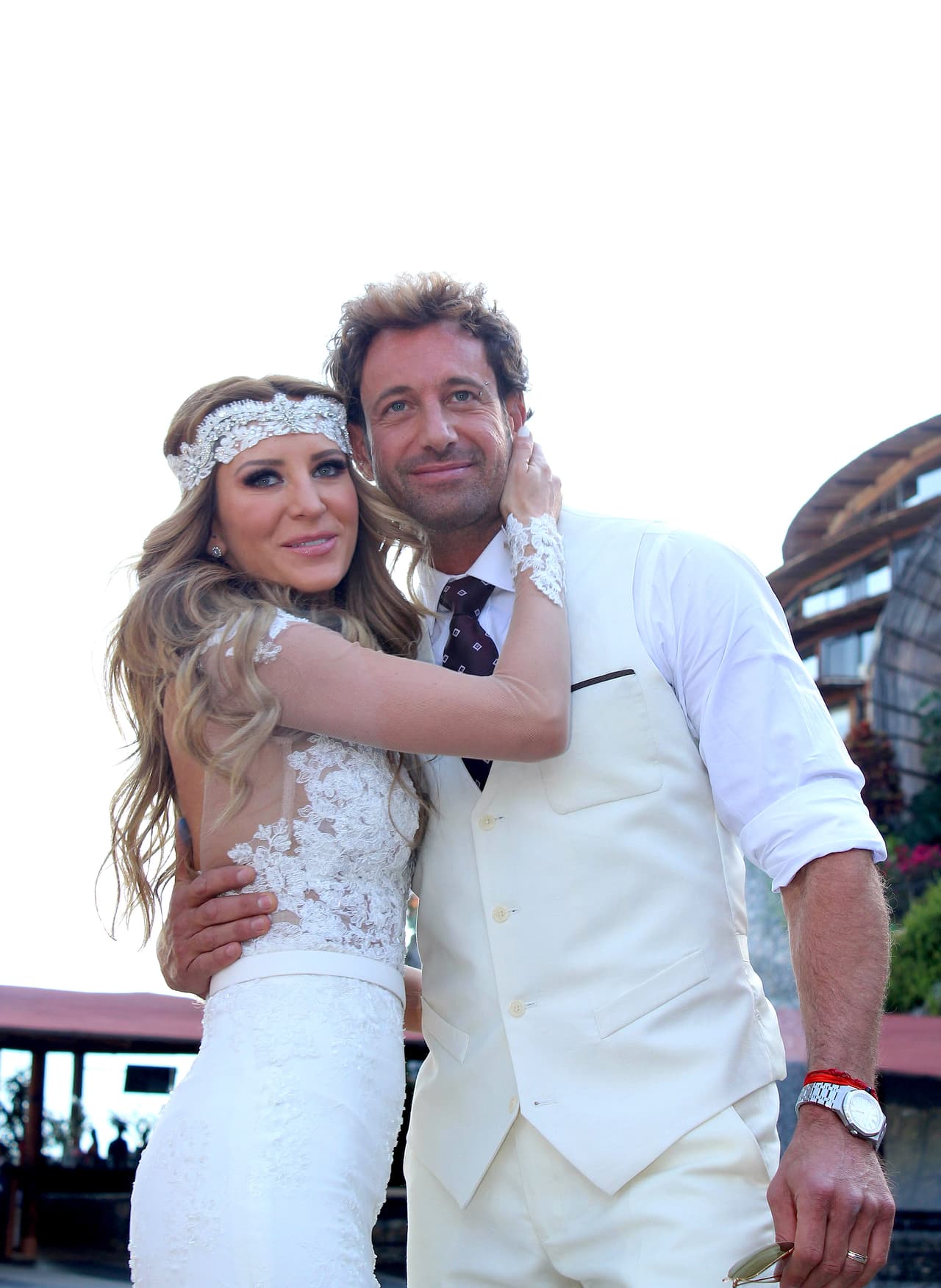 Gabriel Soto y Geraldine Bazán. Aunque la pareja inició su romance en 2007 y debutaron como padres en 2009 con la llegada de Elissa Marie, y en 2014, con Alexa Miranda, llegaron al altar en febrero de 2016, convirtiéndose en una de las parejas más sólidas del espectáculo. Sin embargo, una serie de rumores fracturaron su matrimonio y en agosto de 2017, tomaron la decisión de disolverlo.