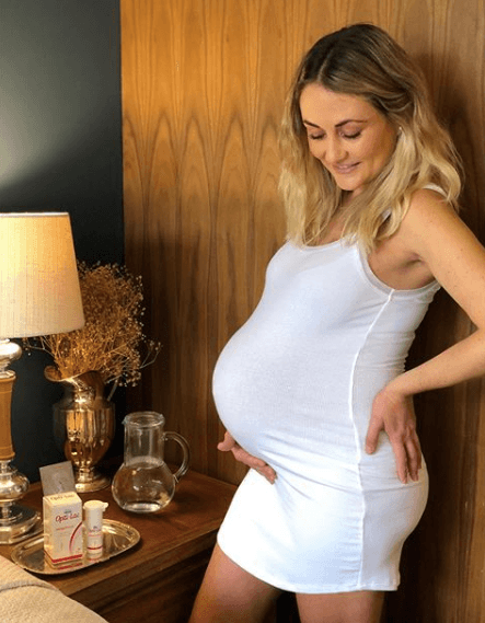 A la par de la actuación, la actriz también se ha desarrollada como conferencista y empresaria, pues ha logrado innovar con un negocio especializado en tocados para novias.