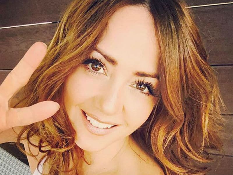 Andrea Legarreta muestra su secreto de belleza...¡con poca ropa!