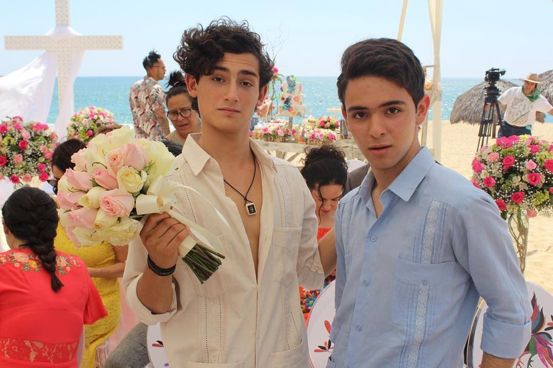 Publican el detrás de cámaras del beso de ‘Aristemo’ en ‘Mi marido tiene más familia’