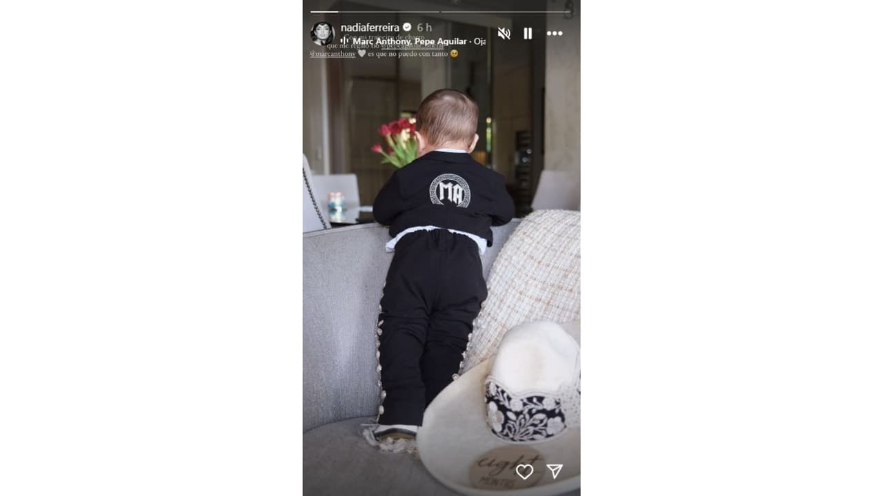 Bebé de Marc Anthony y Nadia Ferreira portando un traje de charro.