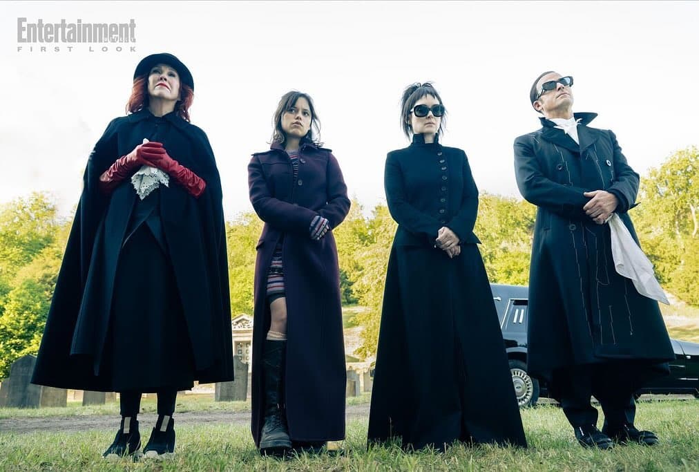 Catherine O'Hara, Jenna Ortega, Winona Ryder y Justin Theroux en 'Beetlejuice Beetlejuice'