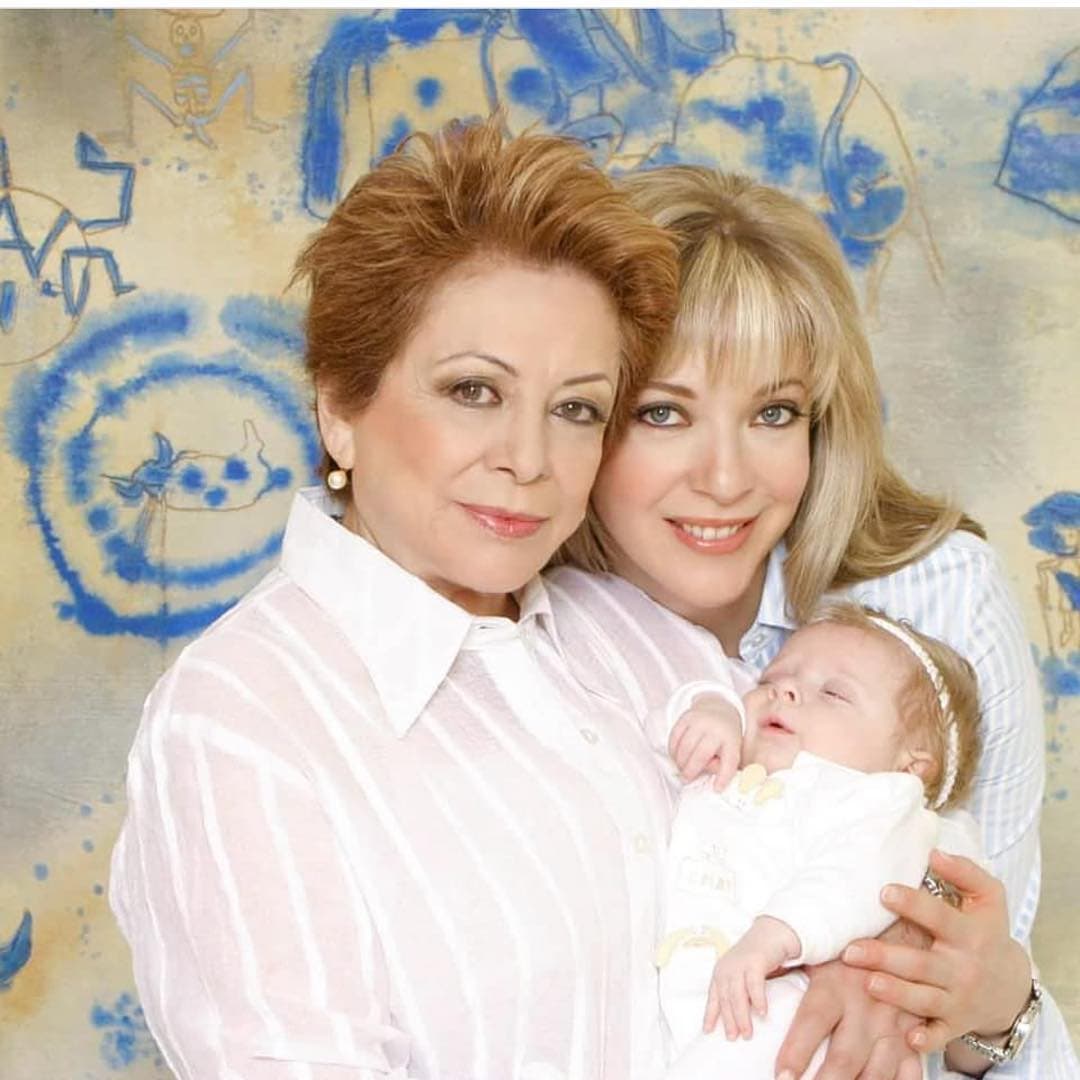 El 17 de agosto de 2004 nació Constanza, aunque se sabía que su padre era el político Santiago Creel, la niña fue registrada con los apellidos de su famosa madre y hasta 2008, el excandidato a la presidencia de México la reconoció legalmente.