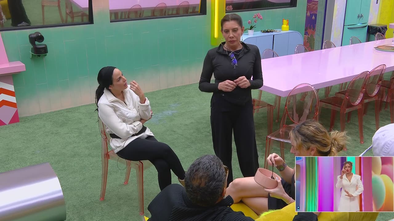 Cynthia Klitbo entra al confesionario; con voz entrecortada, revela lo que La Jefa le exigió que dijera