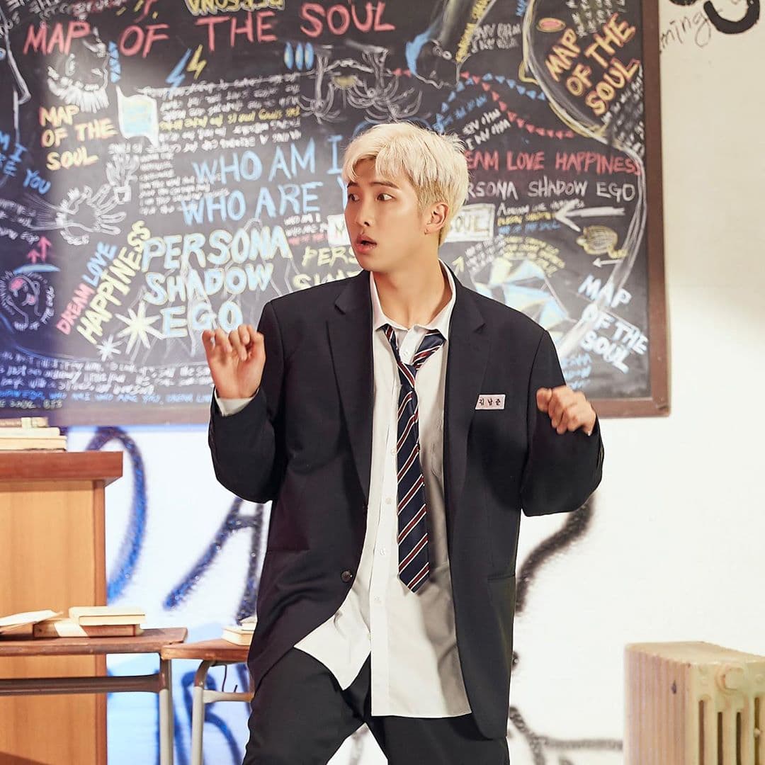 El ARMY de BTS celebra el primer aniversario del mixtape de RM como solista