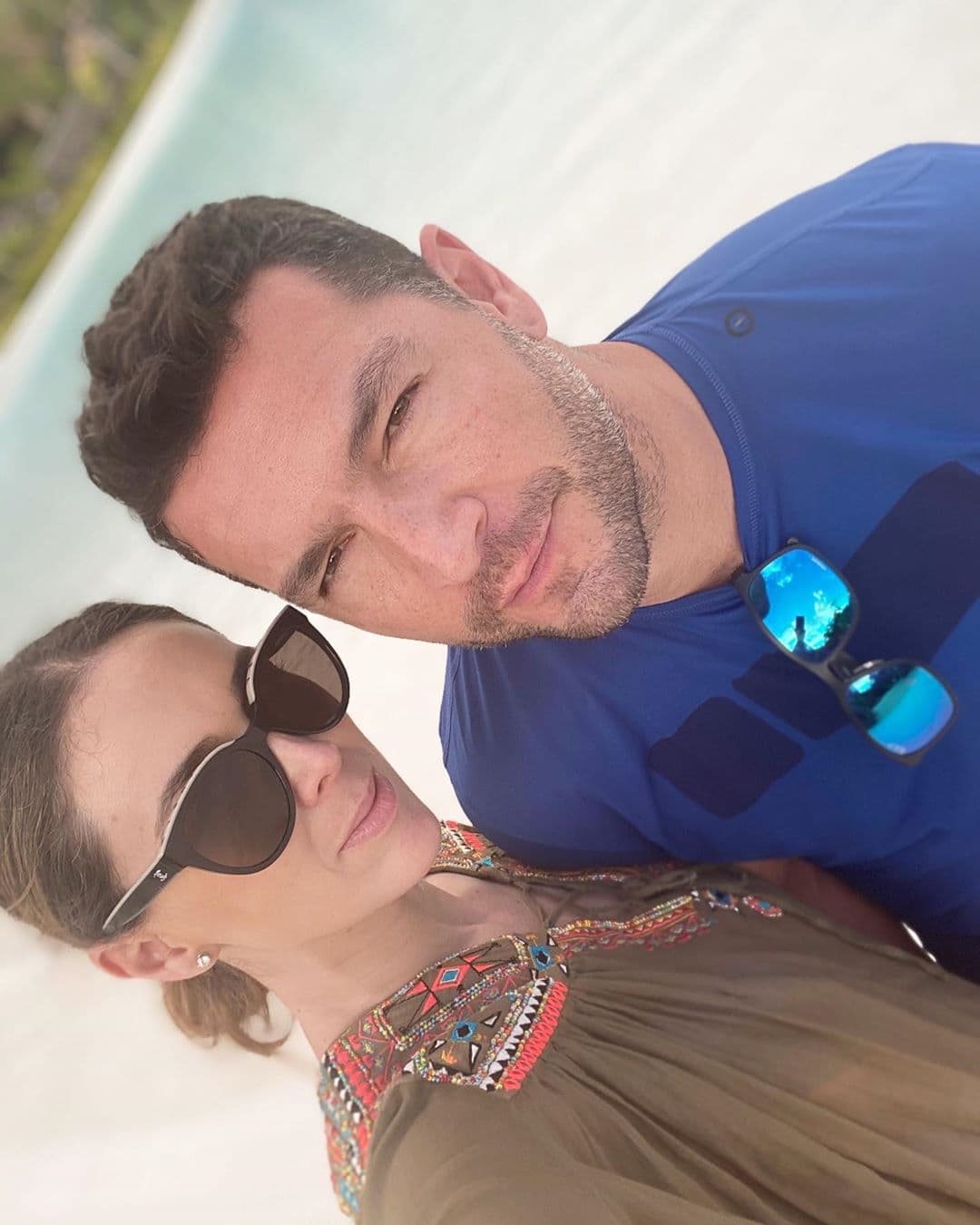 Sin embargo, la imagen que más llamó la atención es en la que aparece Jacky Bracamontes muy sonriente con su marido y sus cinco hijas, quienes afirmó disfrutaron al máximo la escapada a la Riviera Maya.
