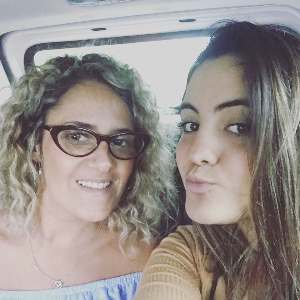 Valentina, quien actualmente tiene 27 años, es la primera hija de Juan Soler. La joven, es fruto de la relación que el actor sostuvo con una mujer de nombre Karina.