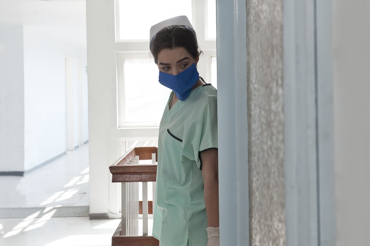 Sandra se inmiscuye en el hospital donde está internada su hermana para salvarla de Thomas Morrison.