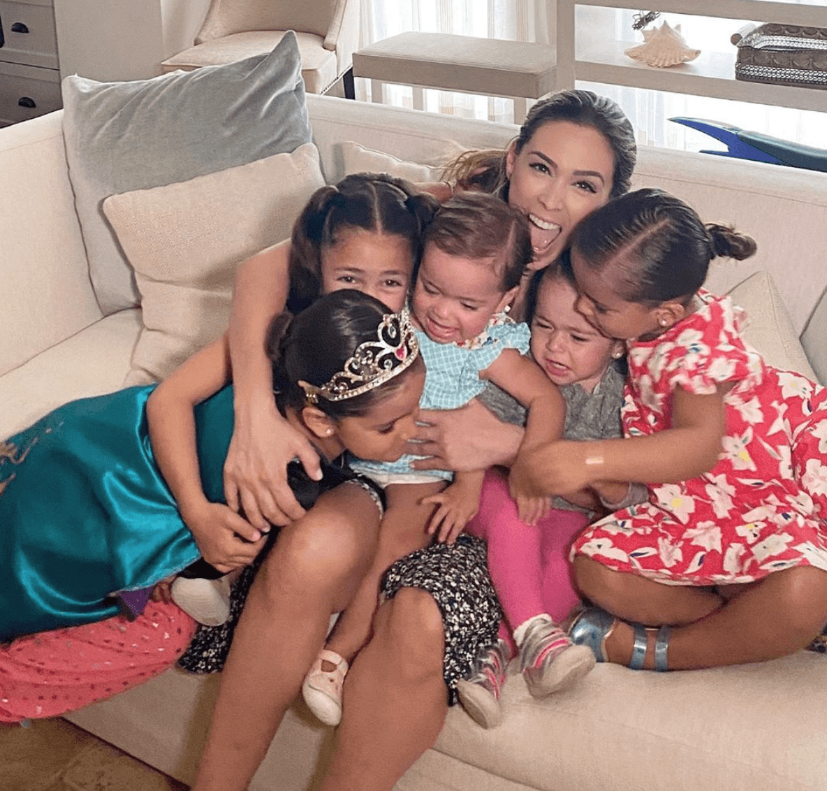 Jacky Bracamontes revela cómo son las personalidades de sus hijas y quién se parece más a ella