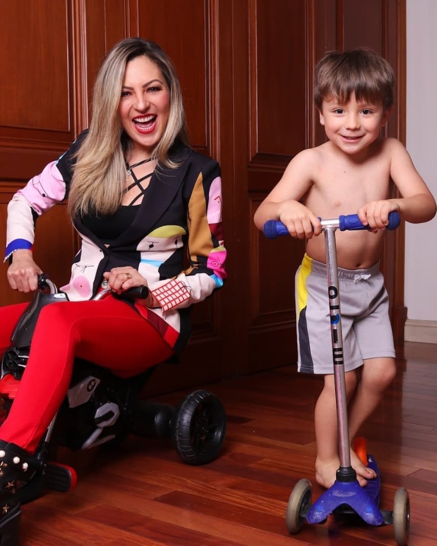 Mariana Ochoa de OV7 confiesa el padecimiento cerebral que padece su hijo de cuatro años