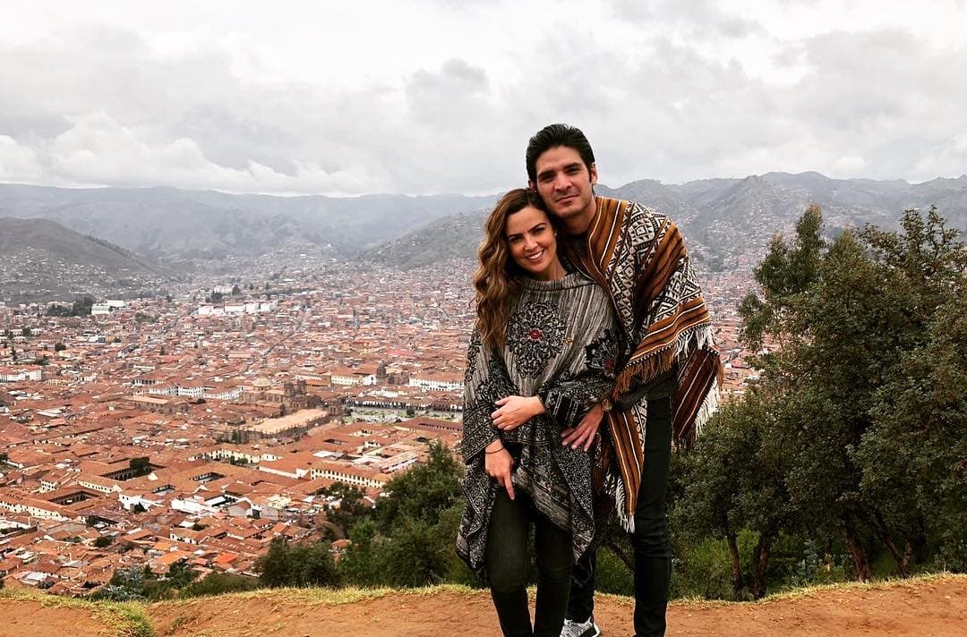 Claudia Martín destacó: “Sí, muchas felicidades. Qué emoción. Mis mejores deseos hoy y siempre para ambos”; Andrea Legarreta indicó: “Bendiciones, que sean muy felices bonita”; Brenda Kellerman precisó: “Qué bonito, felicidades hermosa”; Ferk comentó: “Qué emoción. Abrazo máximo, besos chula”.
