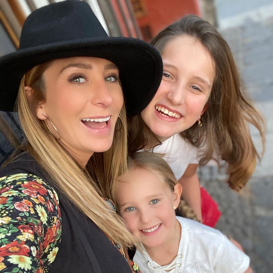 A través de su cuenta oficial de Instagram, la exesposa de Gabriel Soto compartió varias fotografías de la pequeña celebración que tuvo junto a sus hijas.