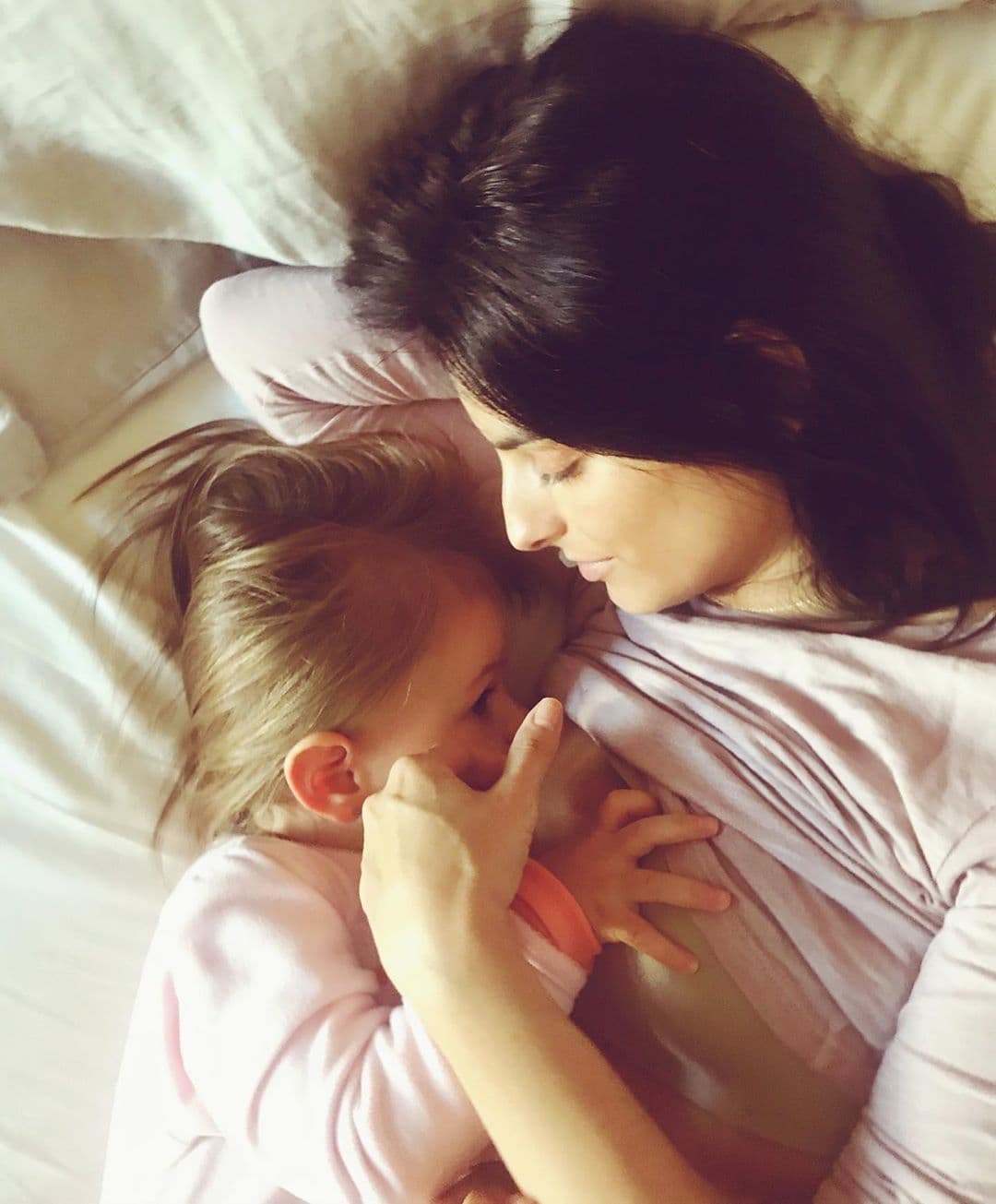 Desde el nacimiento de Kailani, el 25 de Febrero de 2018, la actriz se ha convertido en un referente para las mamás primerizas, pues, a través de sus redes sociales habla abiertamente de temas que constantemente son considerados tabú, como la libre lactancia, el aumento de peso y la depresión posparto.