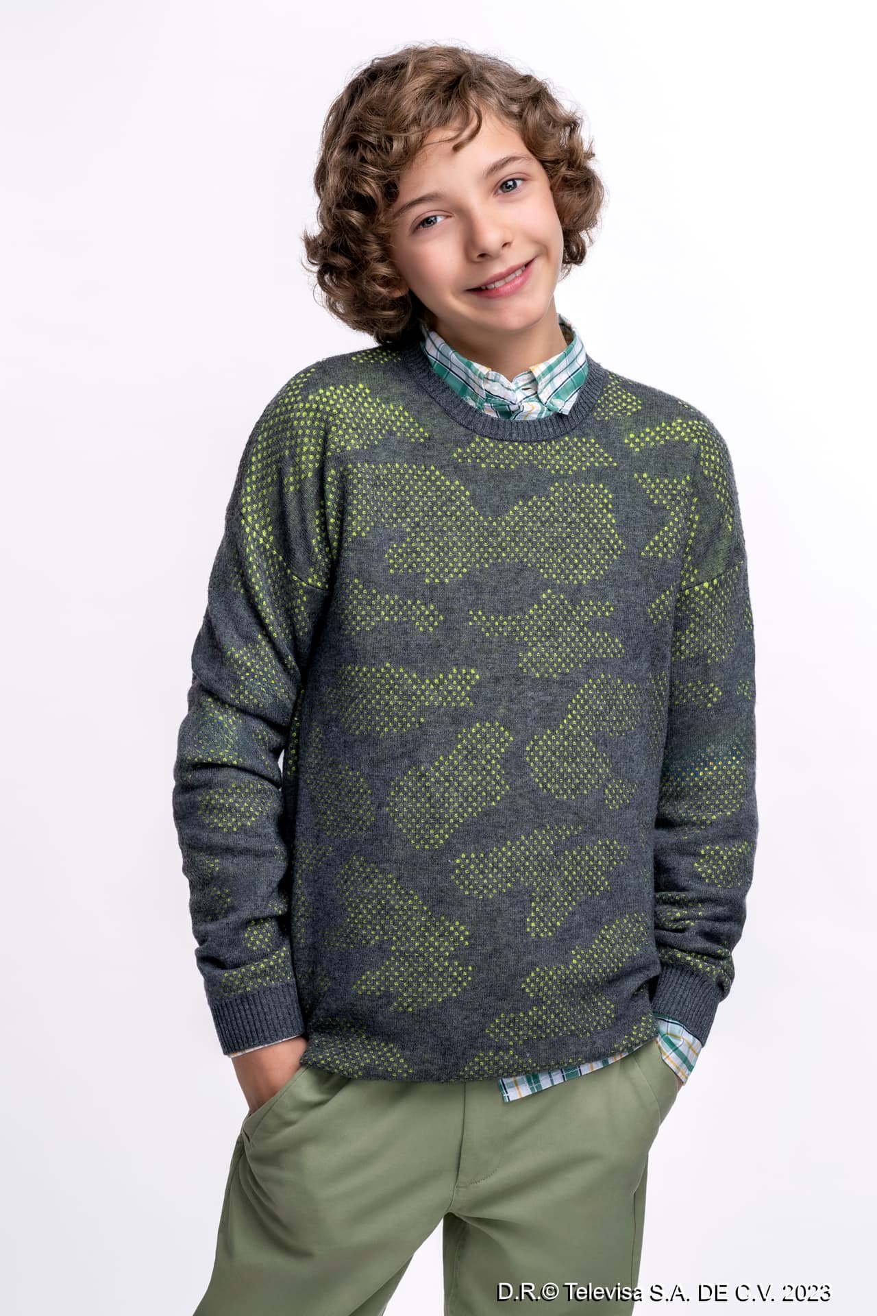 Tony (Diego Escalona): Hermano menor de Brenda. Frágil, noble, pero también manipulable, temeroso e inseguro. Buen estudiante y soñador, su ilusión es huir de la casa con su hermana.