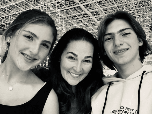 Asimismo, la actriz suele compartir imáganes de los viajes que realizan y las actividades familiares que tienen.