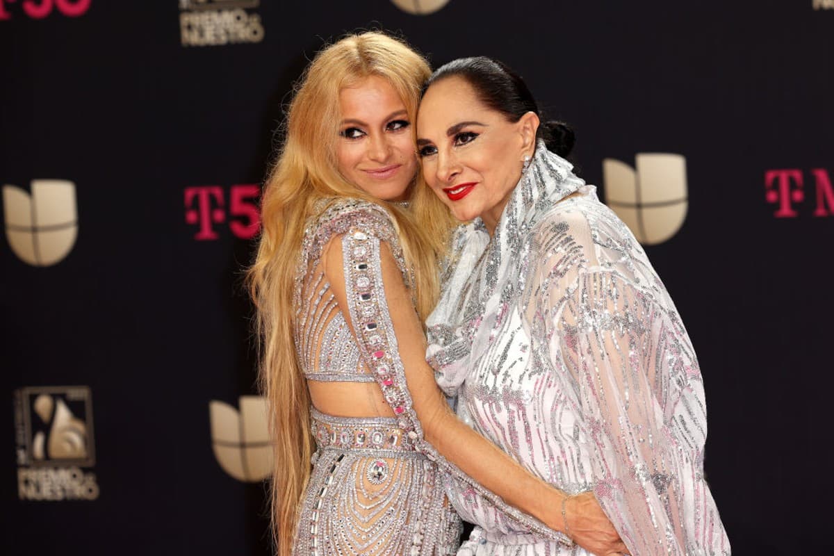 Paulina Rubio conmueve con mensaje a su mamá Susana Dosamantes