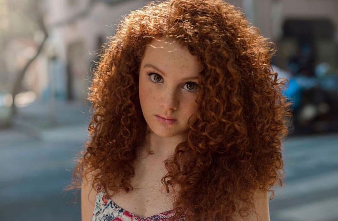 Actriz de ‘Like’ y ‘Como dice el dicho’ se somete a cirugía de reducción de senos a sus 18 años