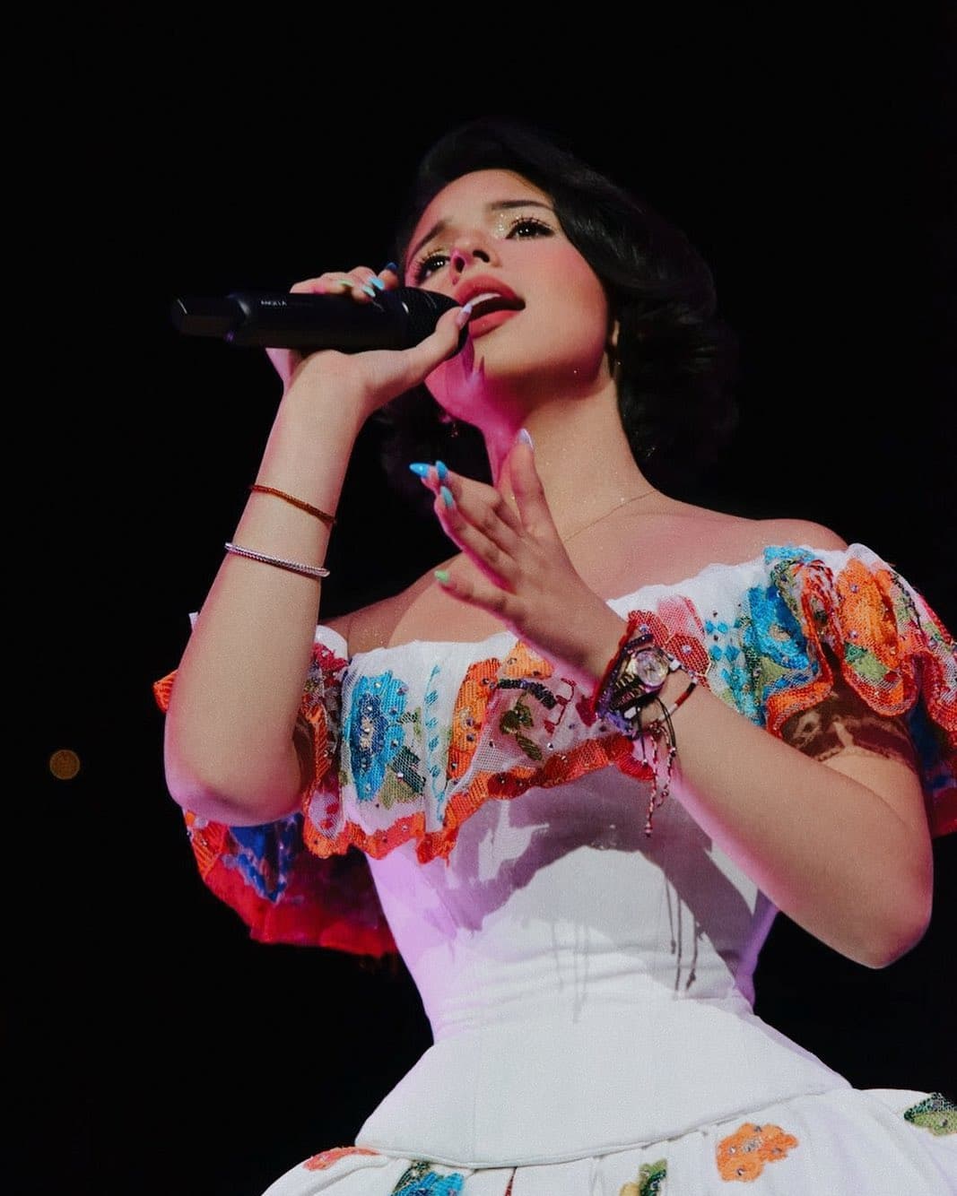 Ángela Aguilar sorprendió a todos cantando 'La Llorona' en concierto de Natalia Lafourcade