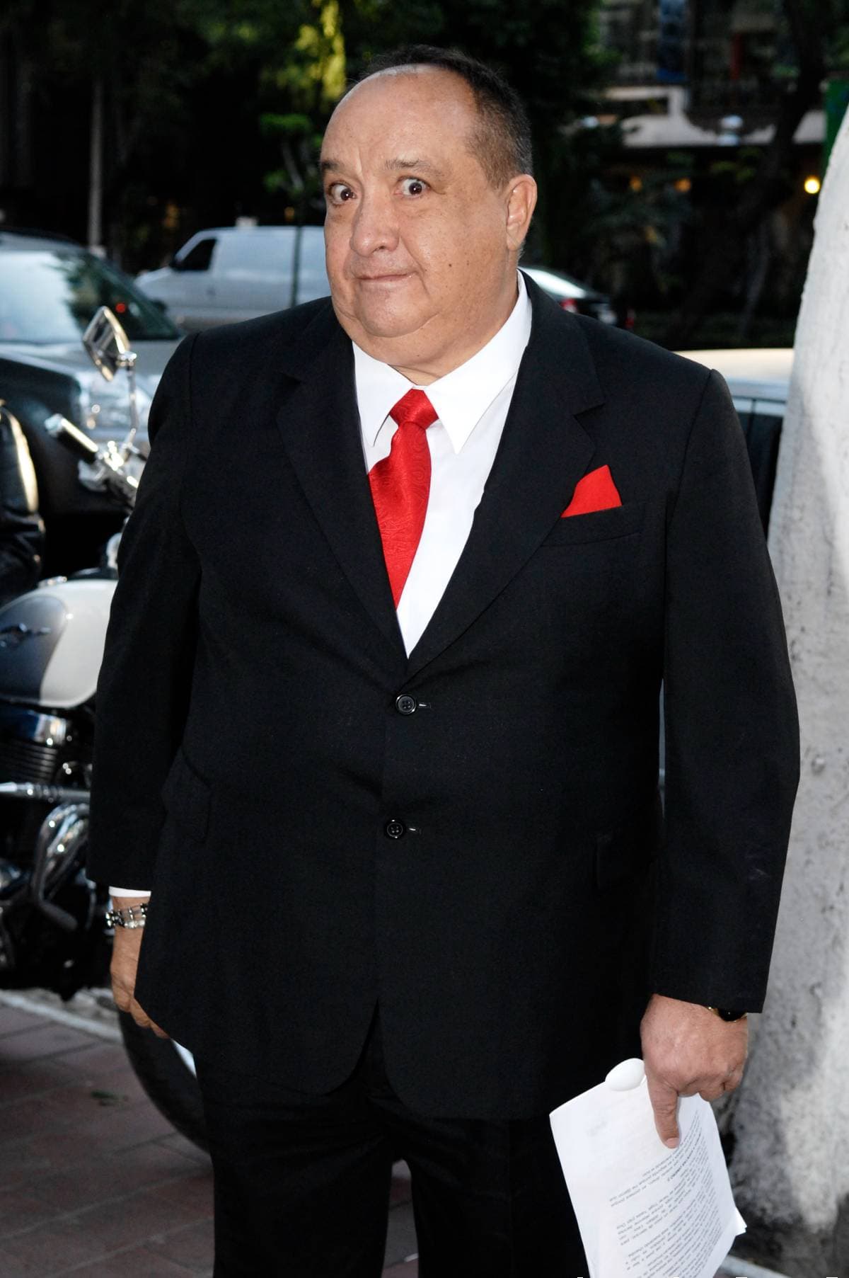 Luis de Alba ya fue dado de alta y se recupera en casa; planea regresar al trabajo