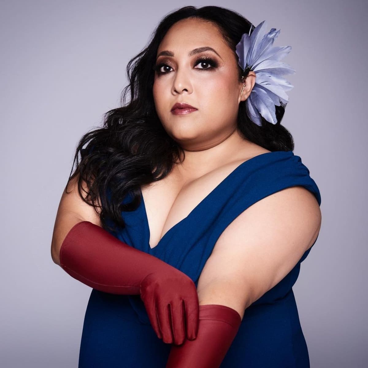 La actriz de 40 y 20 se transformó en una espectacular rubia