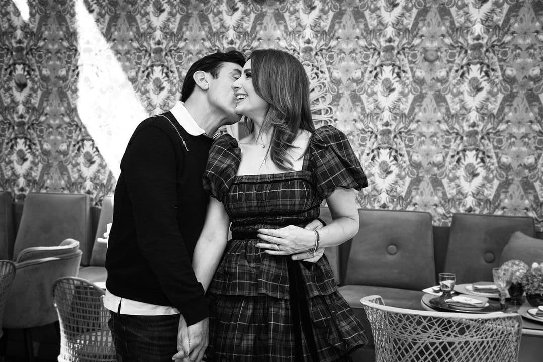 Jorge Salinas y Elizabeth Álvarez reaparecen con sus hijos tras polémica