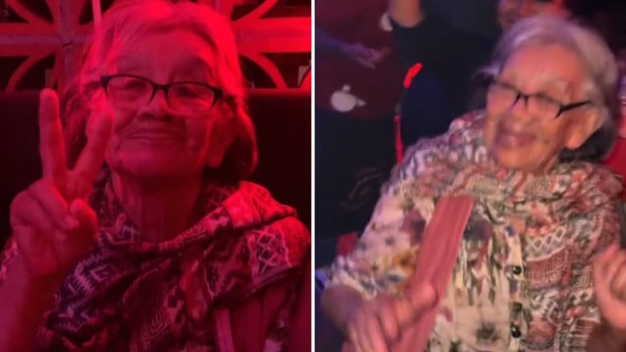 Lleva a su abuelita al antro y se divierte a lo grande: enamoró al Internet con su actitud
