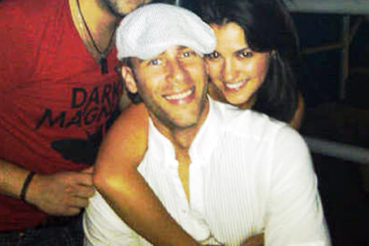 Maite Perroni tuvo un fugaz romance con Carlos de la Mota, el cual no prosperó y ella misma confirmó que preferían solo ser amigos.