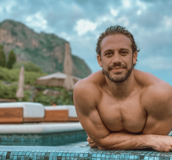 Fue a través de un video en su cuenta oficial de Instagram que el conductor del programa Hoy dio la noticia y contó lo difícil que ha sido este proceso, aunque detalló que fue una decisión de mutuo acuerdo. "Quiero decirles que sí, efectivamente ayer se tomó la decisión de separarnos. Se decidió terminar la relación, no es algo que haya estado en los planes de nadie, no es algo que haya estado en la cabeza, simplemente pasaron así las cosas”, explicó.