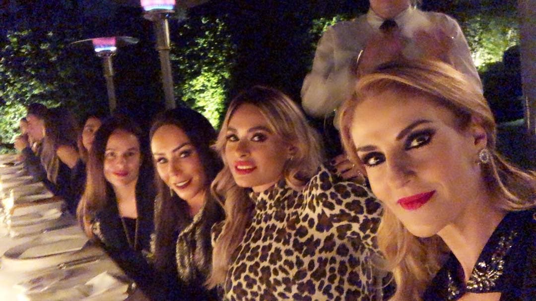 Galilea Montijo se escapó a la ciudad de Los Ángeles, California. 'Amo verlas', escribió Gali como descripción de esta foto.