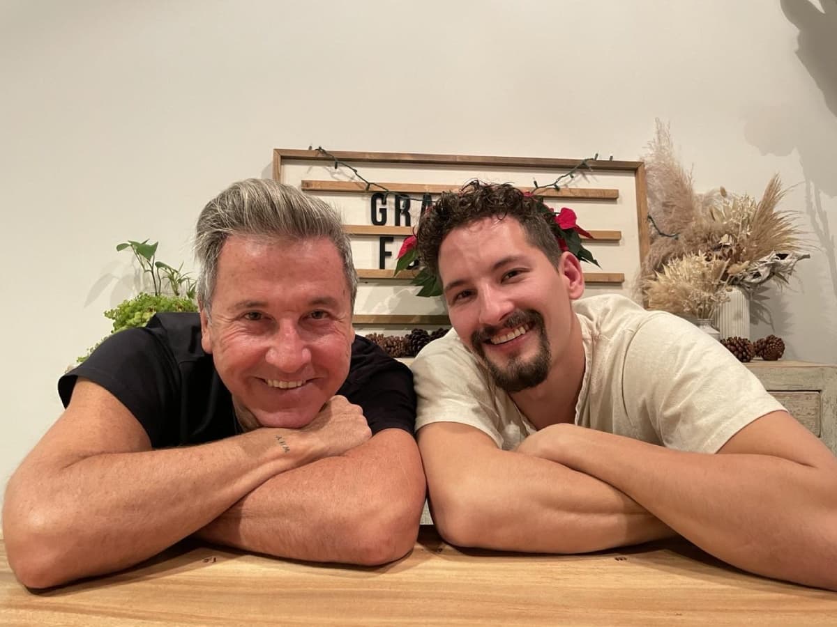 Ricardo Montaner estremece con tiernas fotos del nuevo bebé de su familia