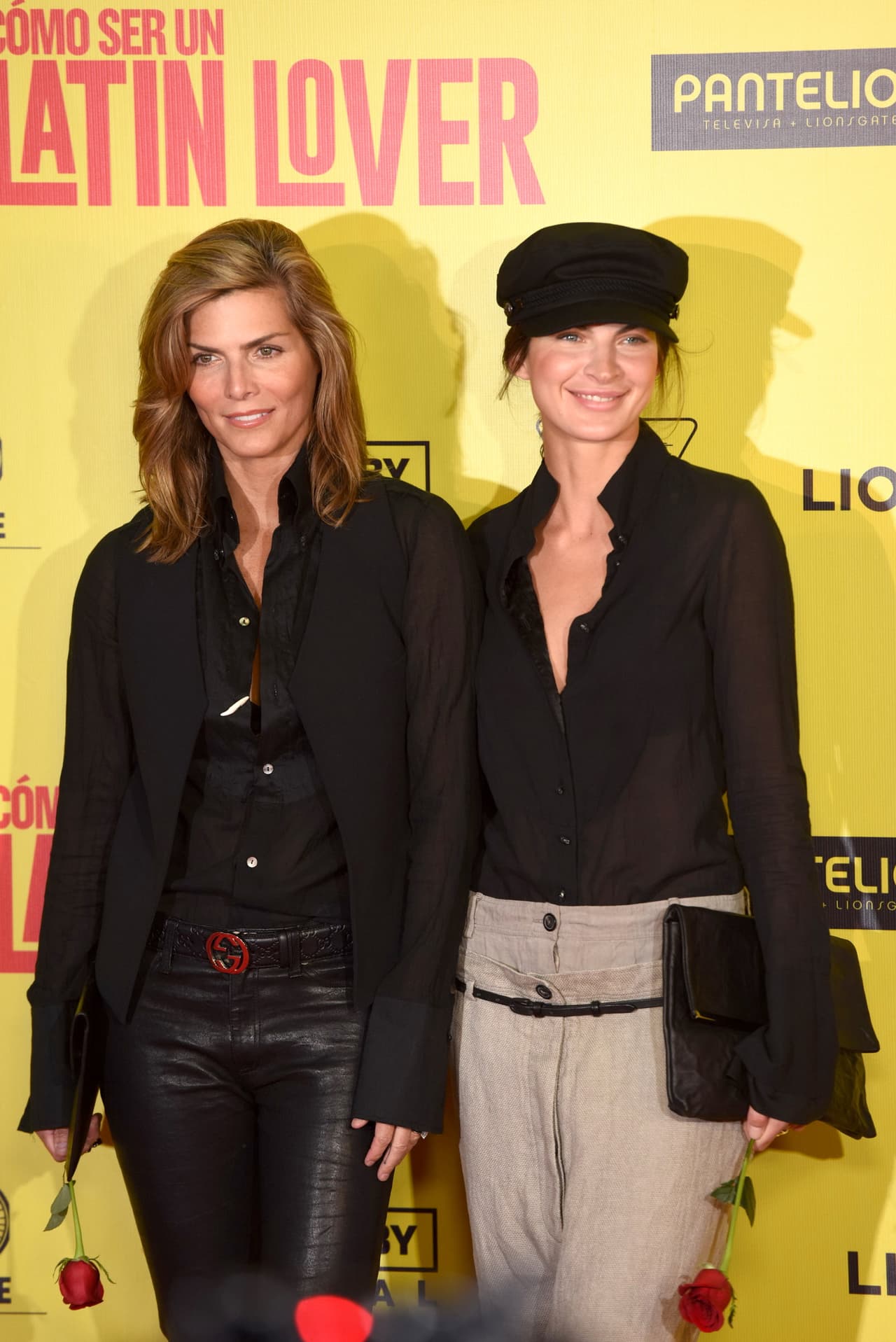 Montserrat Oliver y Yaya Kosikova en la alfombra roja de 'How to be a Latin Lover' en mayo de 2017