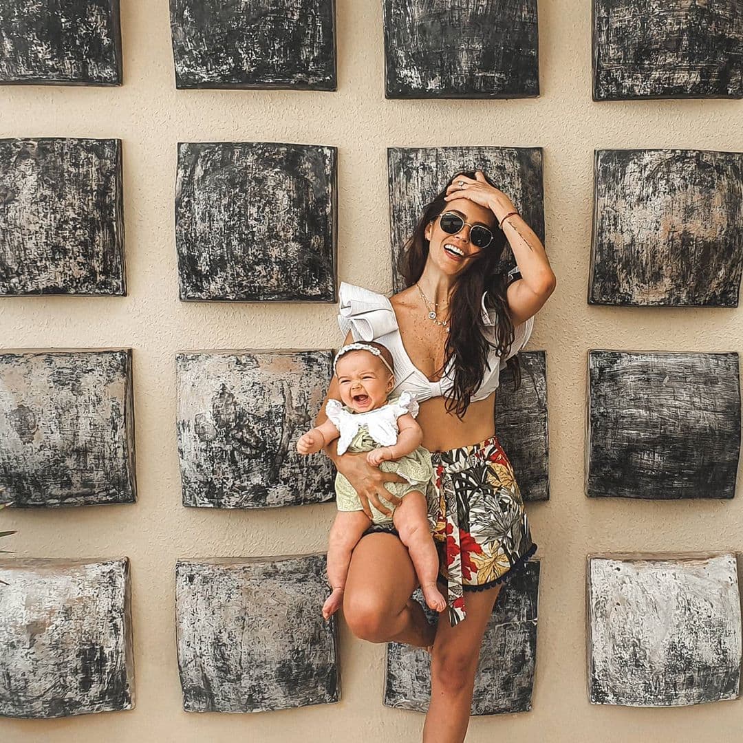 Claudia Álvarez relata cómo le pusieron los aretes a su hija Kira: ‘Yo lloré más, creo’