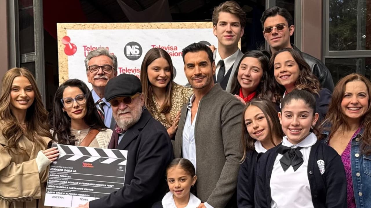 Oka Giner, David Zepeda y todo el elenco de 'Somos Familia' arrancan grabaciones con misa y claquetazo