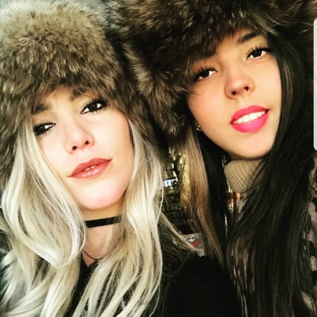 Natasha era con la que mejor relación tiene Frida Sofía, incluso en diversas ocasiones ha destacado que es su mejor amiga. “Te amo chata. Felicidades mi reinita” y “Mi persona favorita”, son algunos de los mensajes que Frida Sofía le dedicó a la joven, quien reportan murió este jueves 2 de septiembre.
