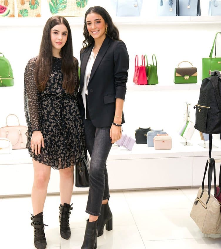 Con el paso del tiempo, las jóvenes han compartido más detalles de su vida privada, como sus vacaciones familiares o su visita a una nueva tienda.