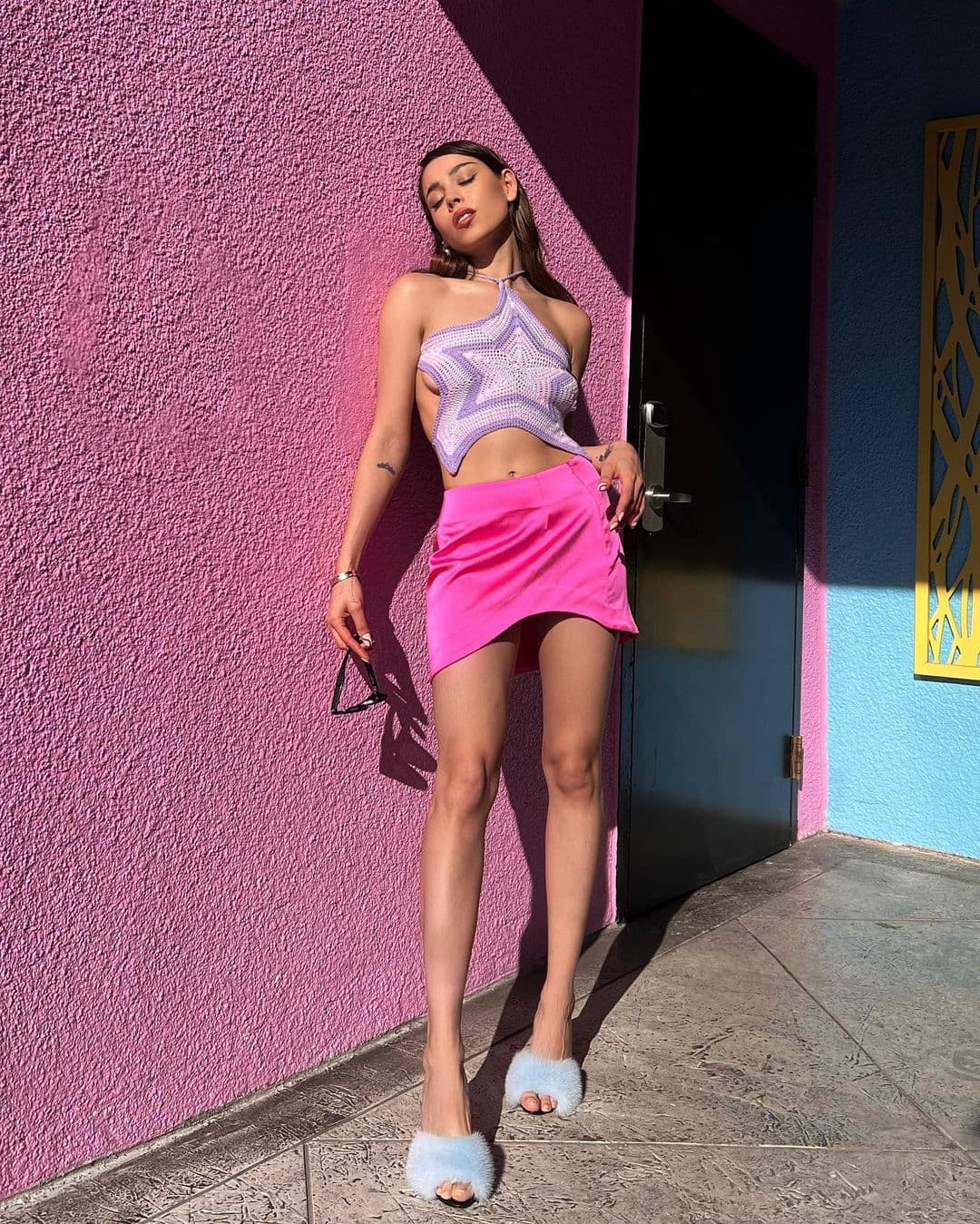 La foto de Danna Paola con minifalda rosa que tiene atónitos a todos