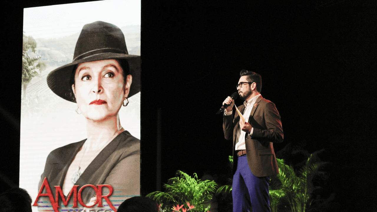 El productor dedicó la telenovela a su esposa Andrea Torre.