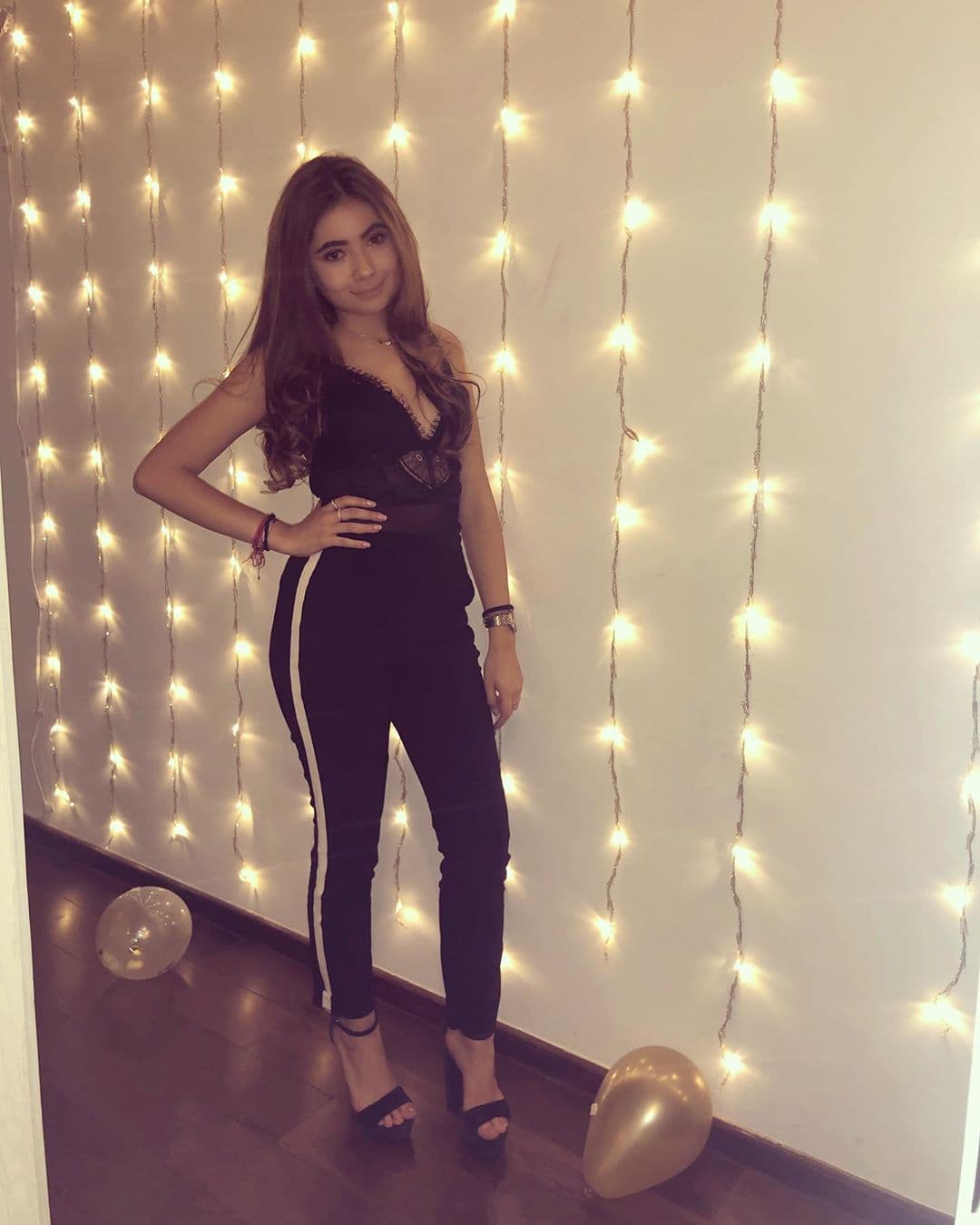 En Instagram, la hermana de la actriz solamente tiene 27 publicaciones y cuenta con más de 15.7 mil seguidores, quienes la llenan de piropos.