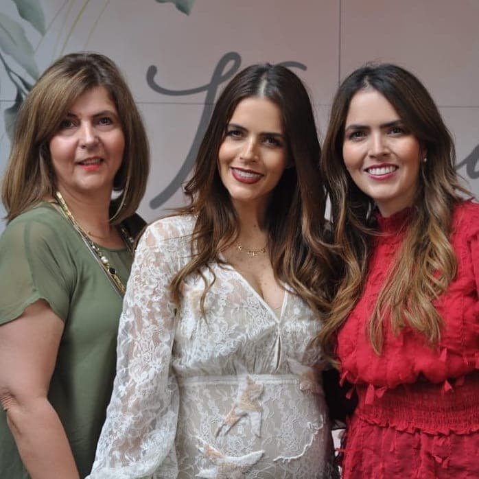 Claudia Álvarez ha demostrado que su hermana Vicky y ella parecen gemelas, pero ambas son idénticas a su madre Victoria Ocampo.