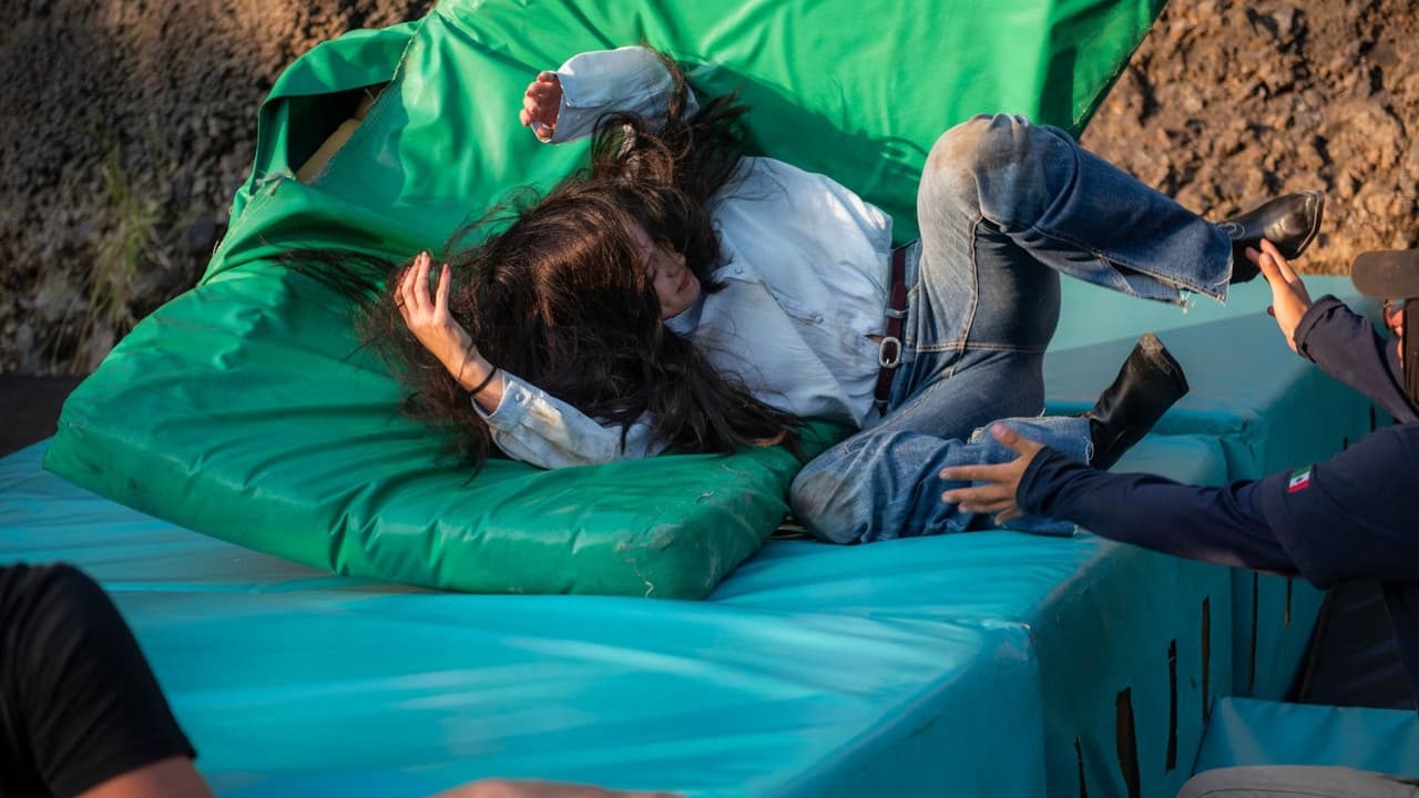 La producción cuidó todo detalle y así 'cayó' la actriz al barranco